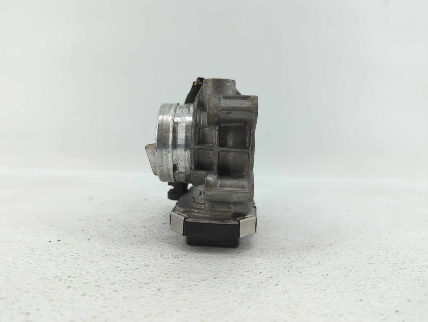 2018-2019 Chevrolet Equinox Throttle Body P/N:12671379AA Fits Fits 2016 2017 2018 2019 OEM Used Auto Parts - Oemusedautopart