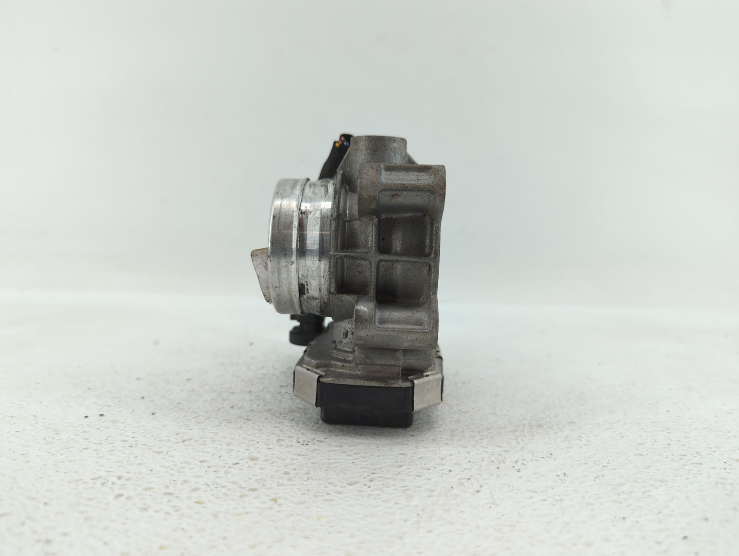 2018-2019 Chevrolet Equinox Throttle Body P/N:12671379AA Fits Fits 2016 2017 2018 2019 OEM Used Auto Parts - Oemusedautopart