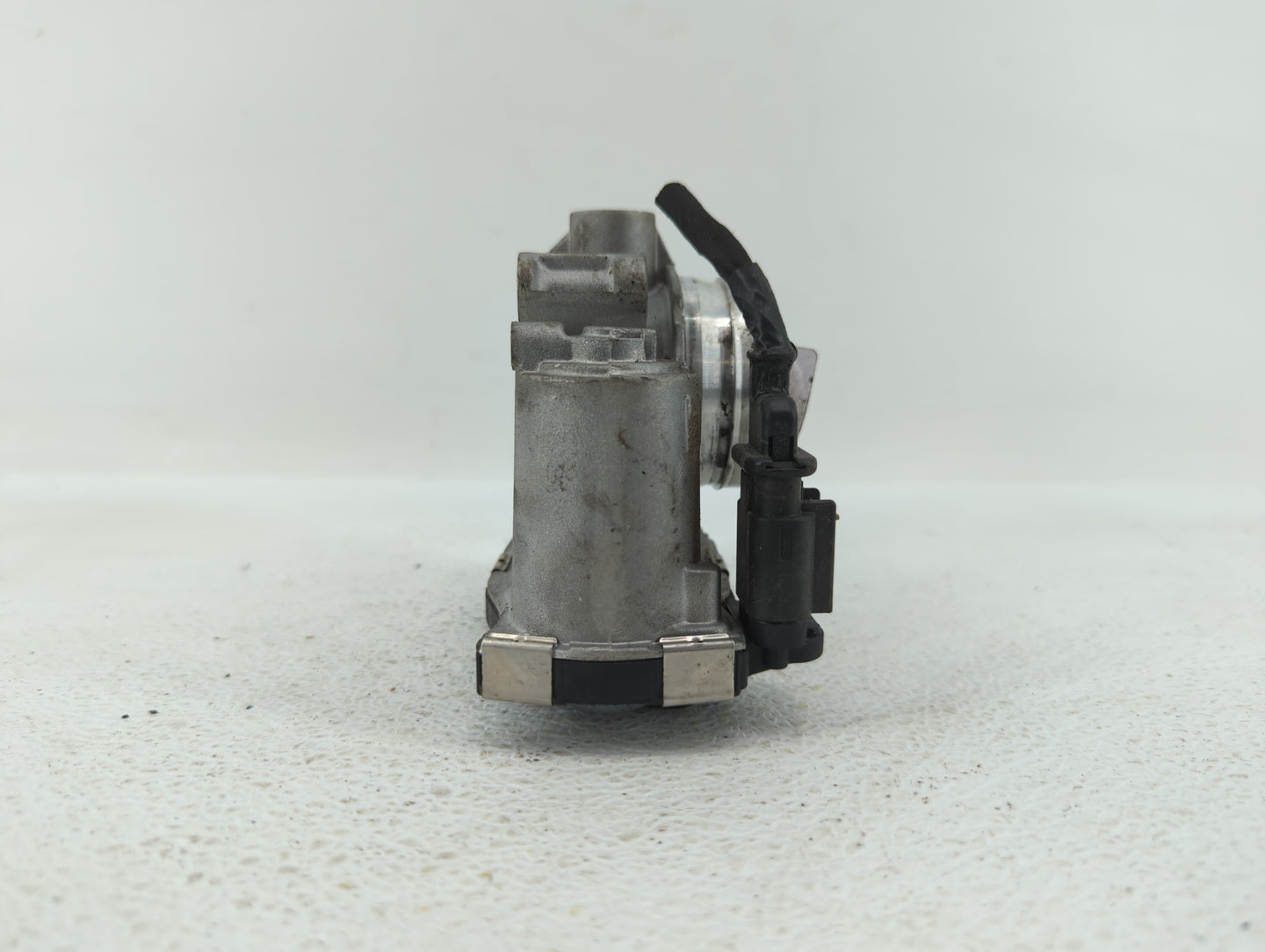2018-2019 Chevrolet Equinox Throttle Body P/N:12671379AA Fits Fits 2016 2017 2018 2019 OEM Used Auto Parts - Oemusedautopart