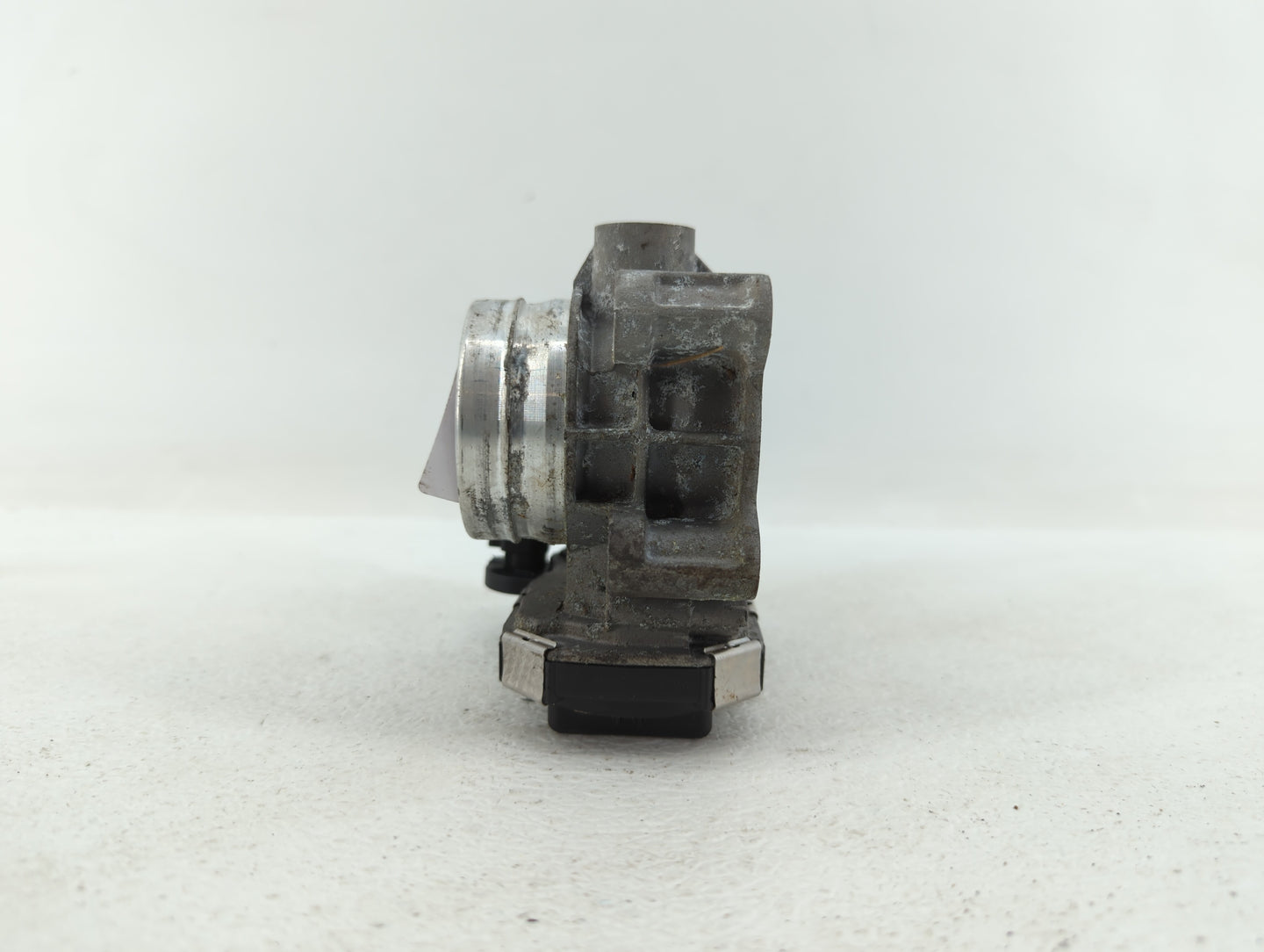2018-2019 Chevrolet Equinox Throttle Body P/N:12671379AA Fits Fits 2016 2017 2018 2019 OEM Used Auto Parts - Oemusedautopart