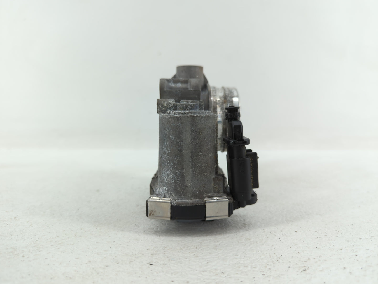 2018-2019 Chevrolet Equinox Throttle Body P/N:12671379AA Fits Fits 2016 2017 2018 2019 OEM Used Auto Parts - Oemusedautopart