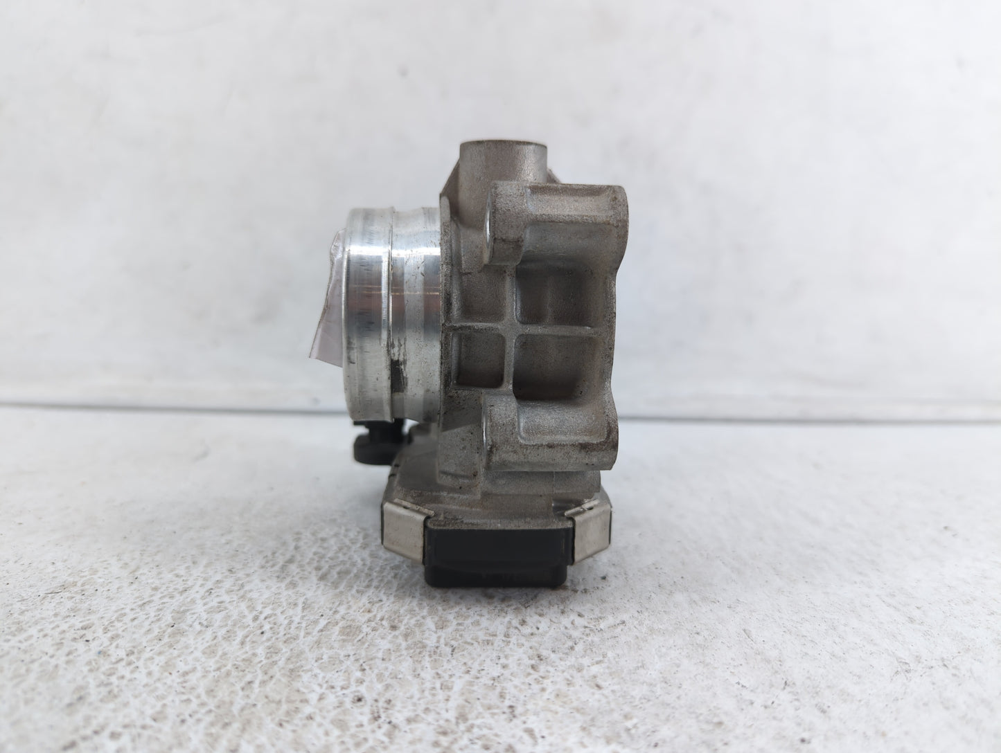 2018-2019 Chevrolet Equinox Throttle Body P/N:12671379AA Fits Fits 2016 2017 2018 2019 OEM Used Auto Parts - Oemusedautopart