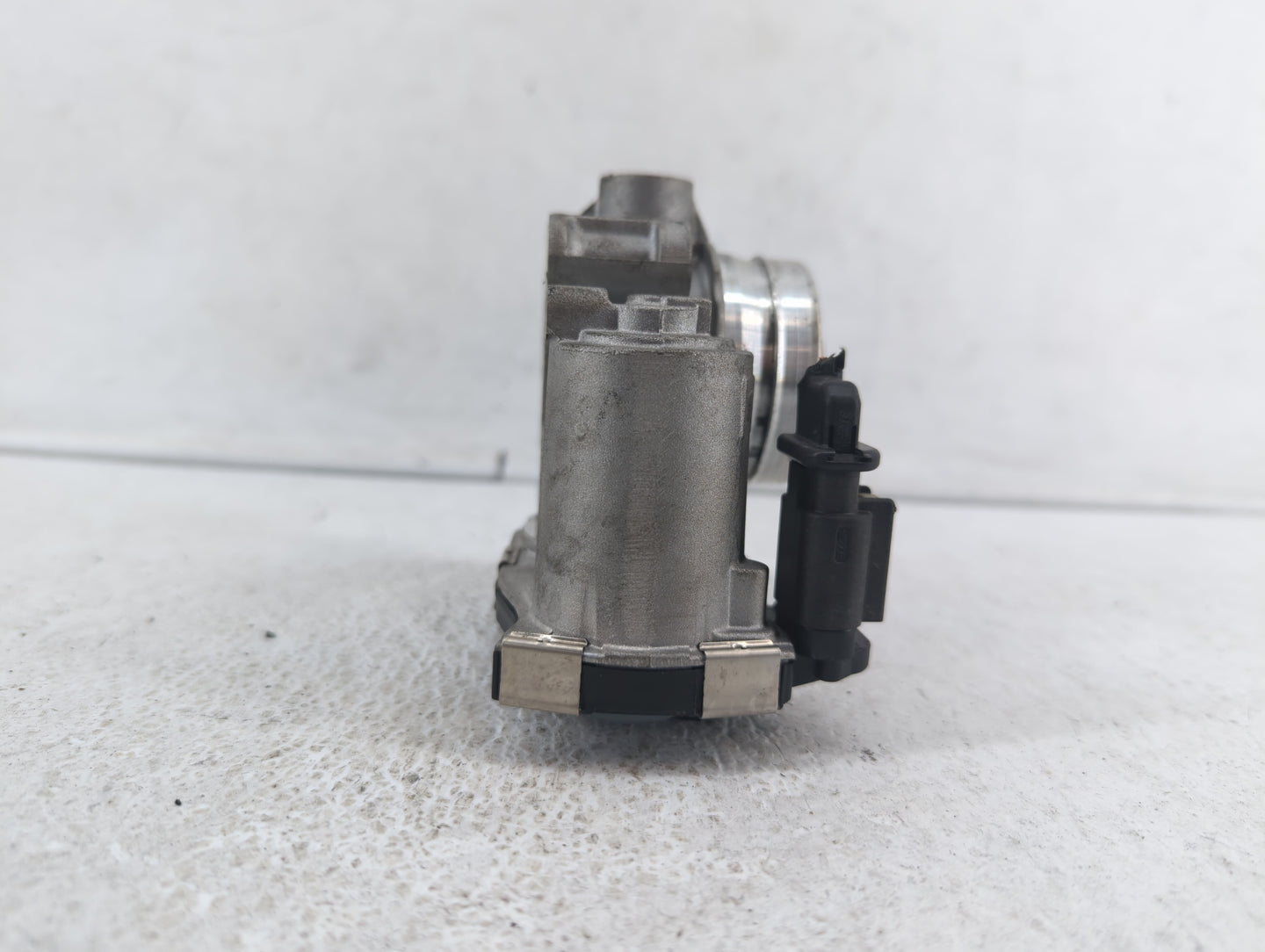 2018-2019 Chevrolet Equinox Throttle Body P/N:12671379AA Fits Fits 2016 2017 2018 2019 OEM Used Auto Parts - Oemusedautopart