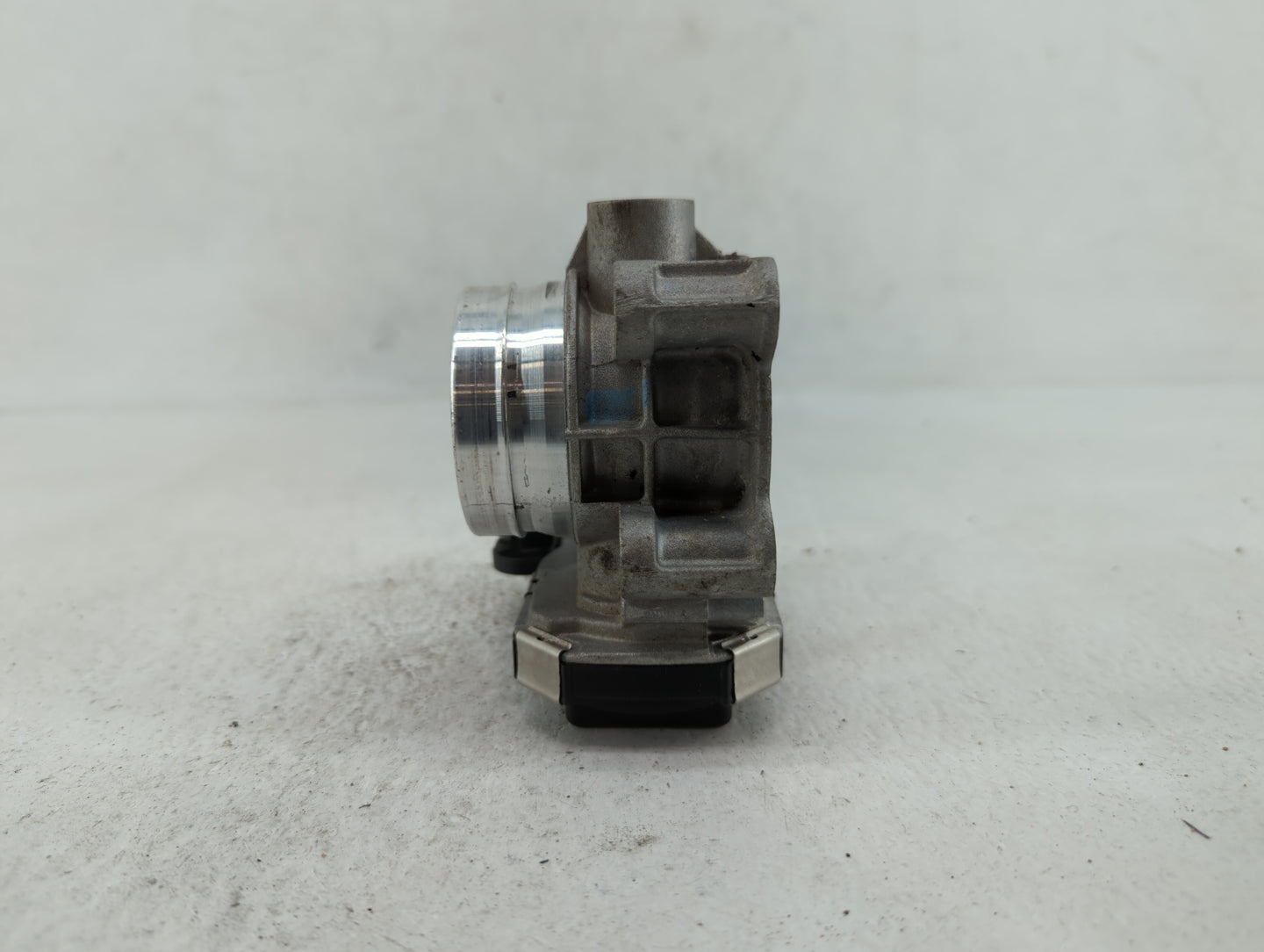 2018-2019 Chevrolet Equinox Throttle Body P/N:12671379AA Fits Fits 2016 2017 2018 2019 OEM Used Auto Parts - Oemusedautopart