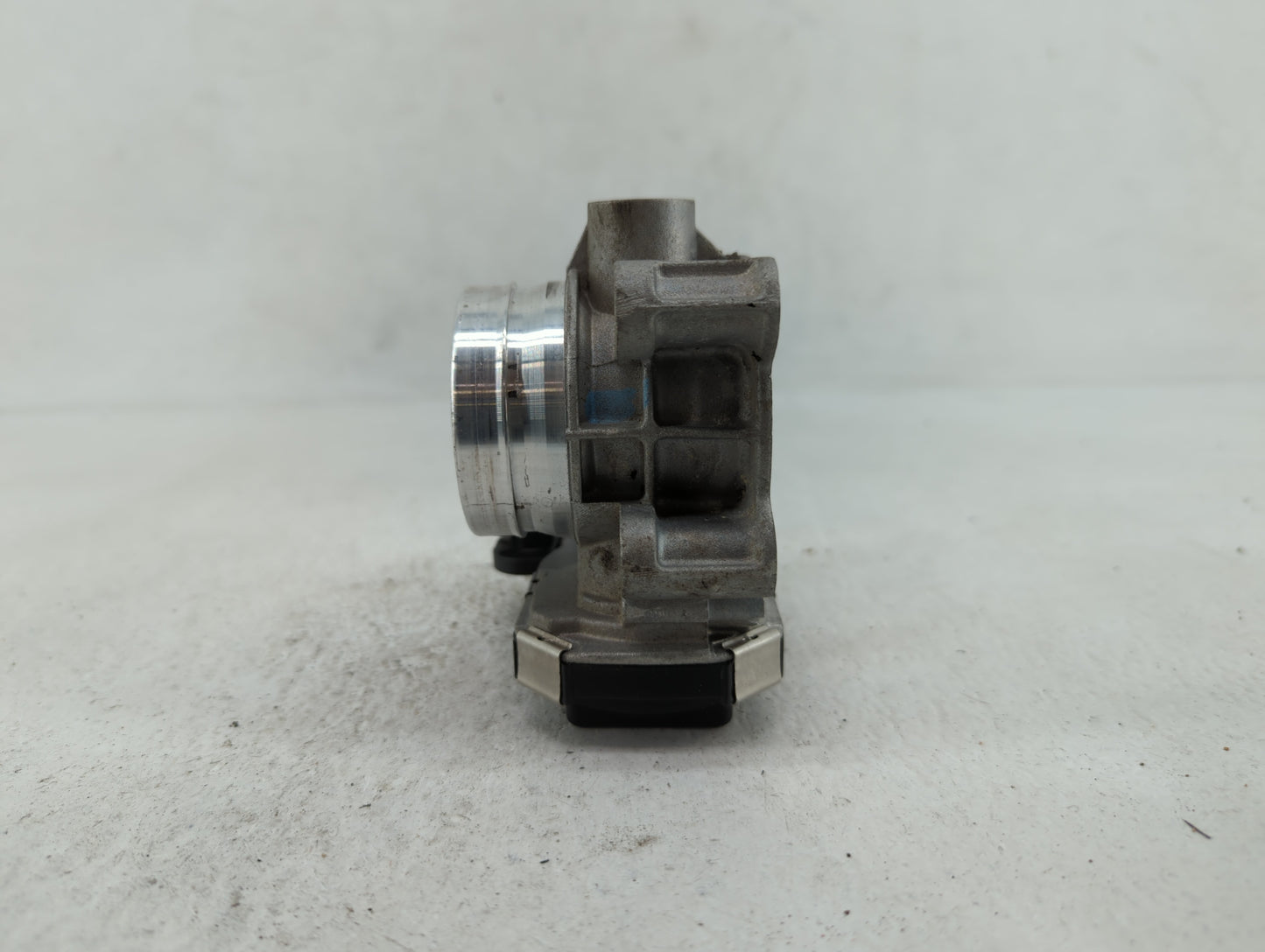 2018-2019 Chevrolet Equinox Throttle Body P/N:12671379AA Fits Fits 2016 2017 2018 2019 OEM Used Auto Parts - Oemusedautopart