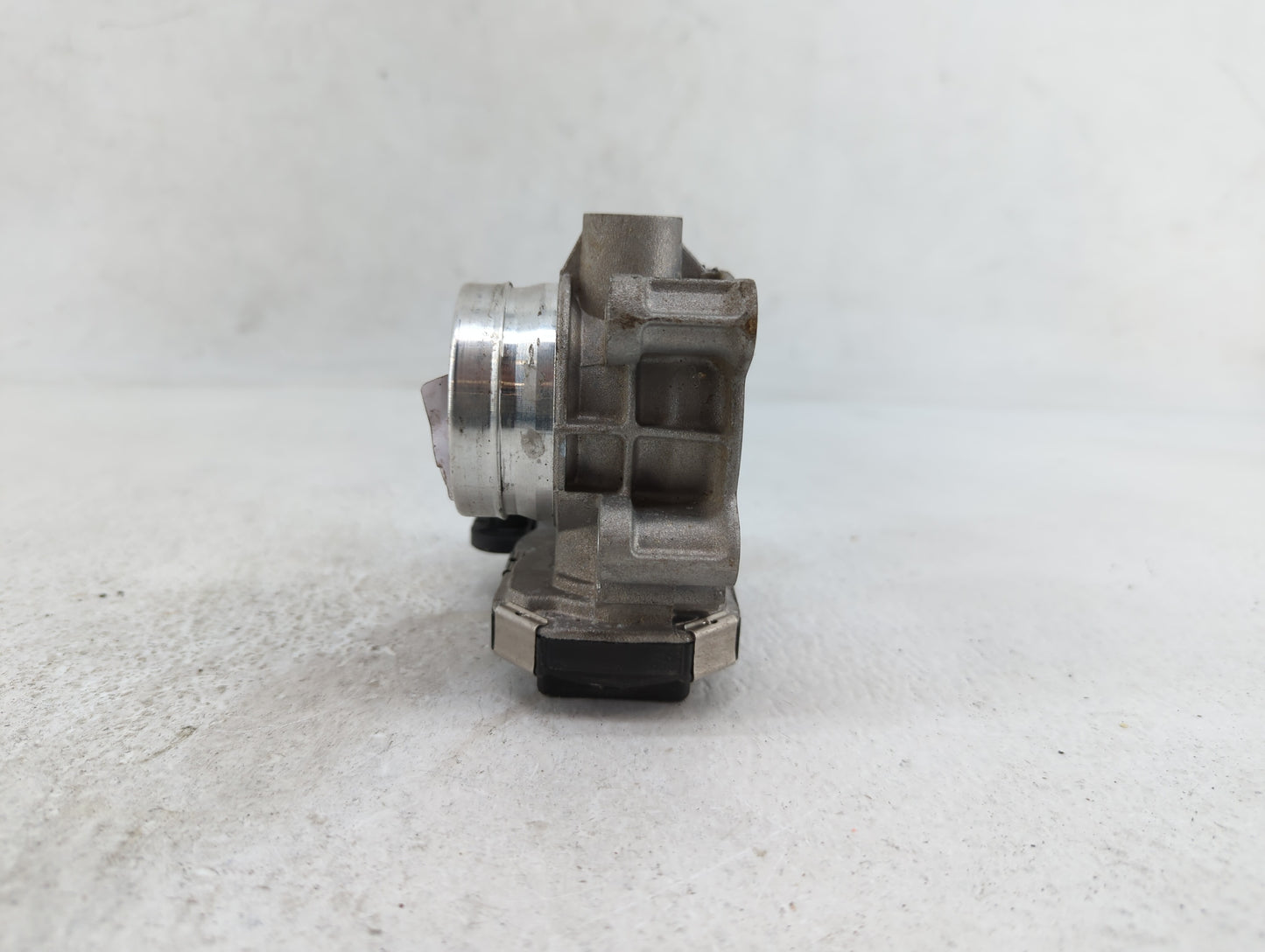 2018-2019 Chevrolet Equinox Throttle Body P/N:12671379AA Fits Fits 2016 2017 2018 2019 OEM Used Auto Parts - Oemusedautopart