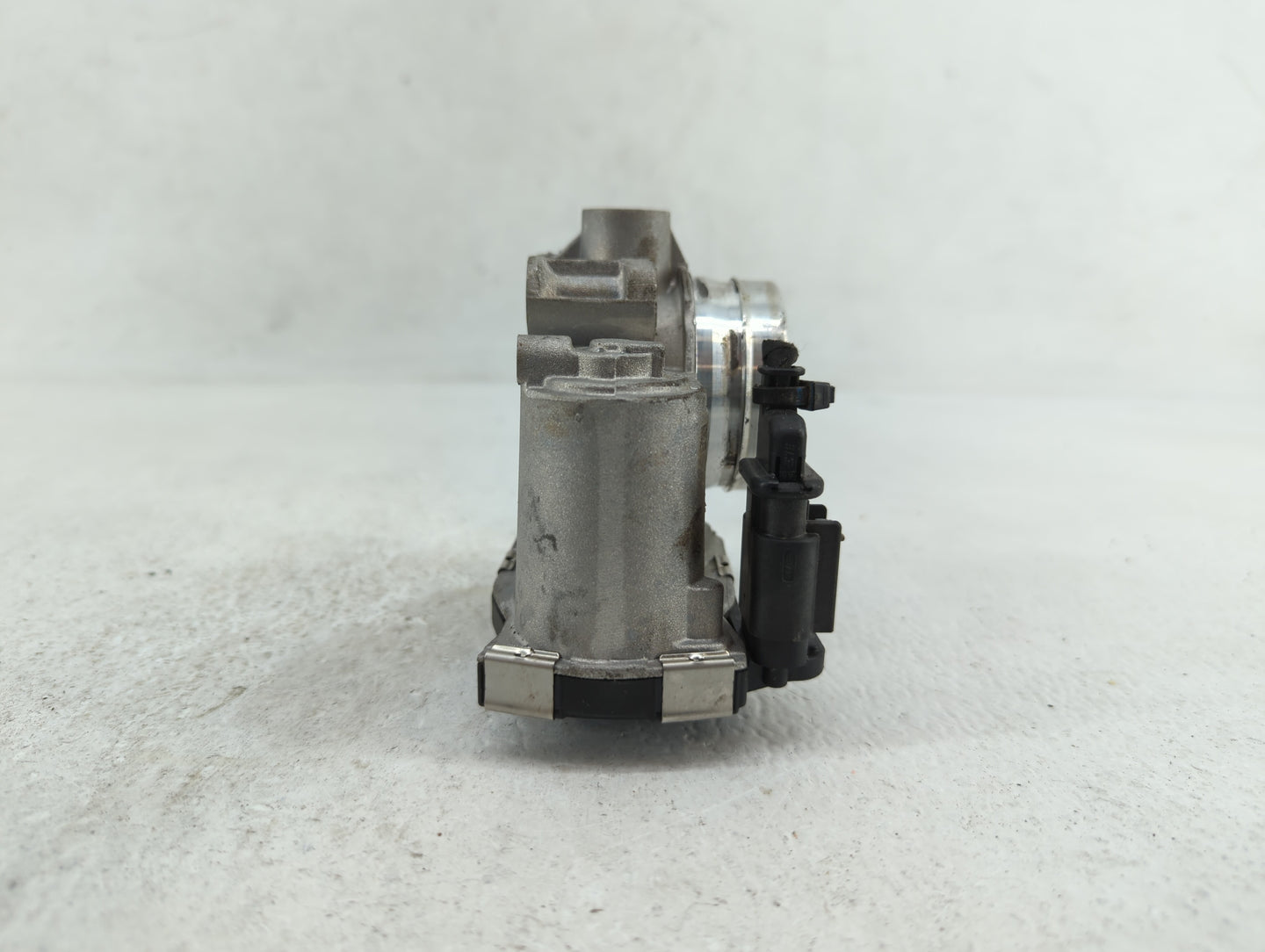 2018-2019 Chevrolet Equinox Throttle Body P/N:12671379AA Fits Fits 2016 2017 2018 2019 OEM Used Auto Parts - Oemusedautopart