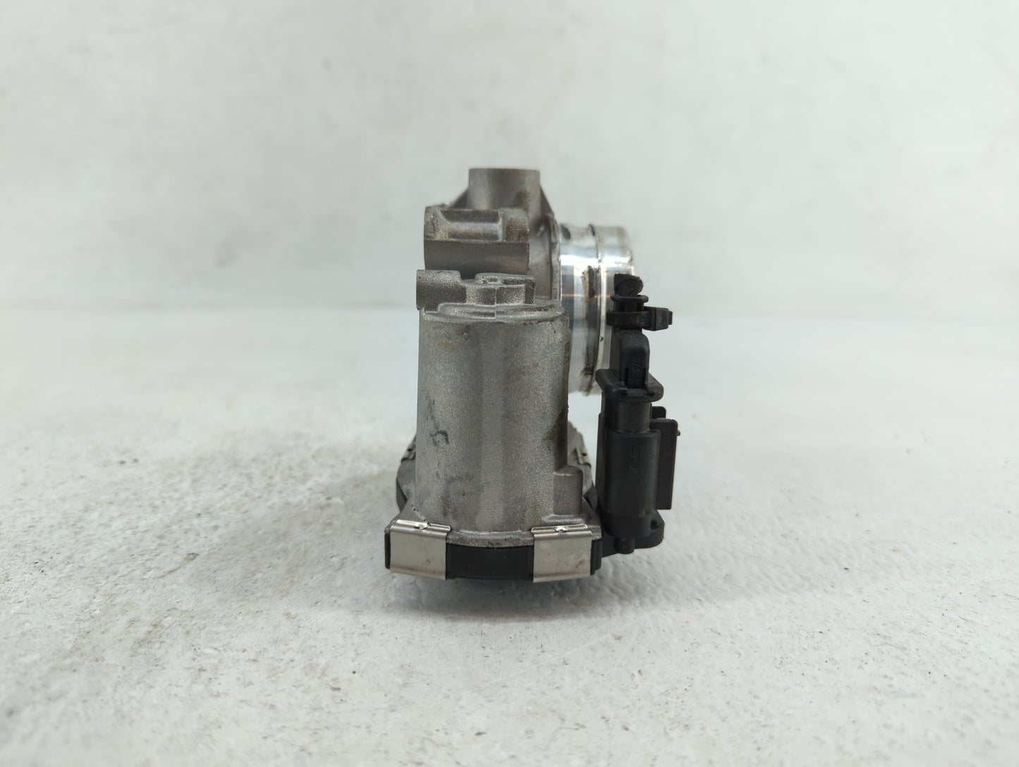 2018-2019 Chevrolet Equinox Throttle Body P/N:12671379AA Fits Fits 2016 2017 2018 2019 OEM Used Auto Parts - Oemusedautopart