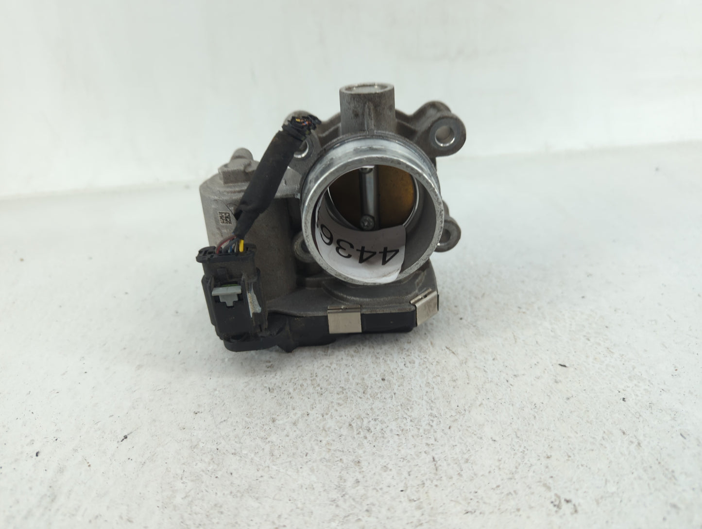 2018-2022 Chevrolet Equinox Throttle Body P/N:12671379AA Fits Fits 2016 2017 2018 2019 2020 2021 2022 OEM Used Auto Parts - 