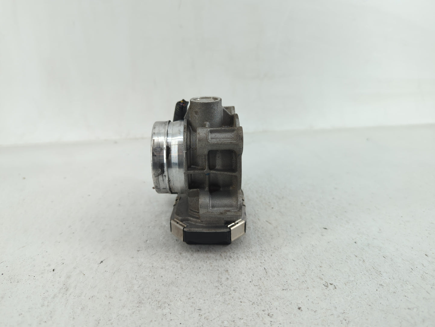 2018-2022 Chevrolet Equinox Throttle Body P/N:12671379AA Fits Fits 2016 2017 2018 2019 2020 2021 2022 OEM Used Auto Parts - 