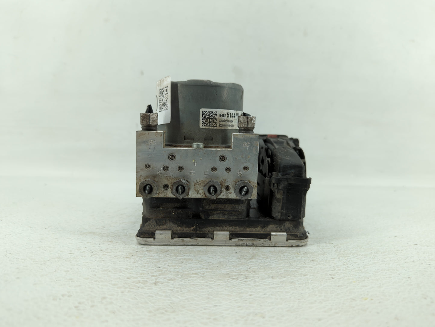 2020-2022 Chevrolet Equinox ABS Pump Control Module Replacement P/N:84825144 84715330 Fits Fits 2020 2021 2022 OEM Used Auto
