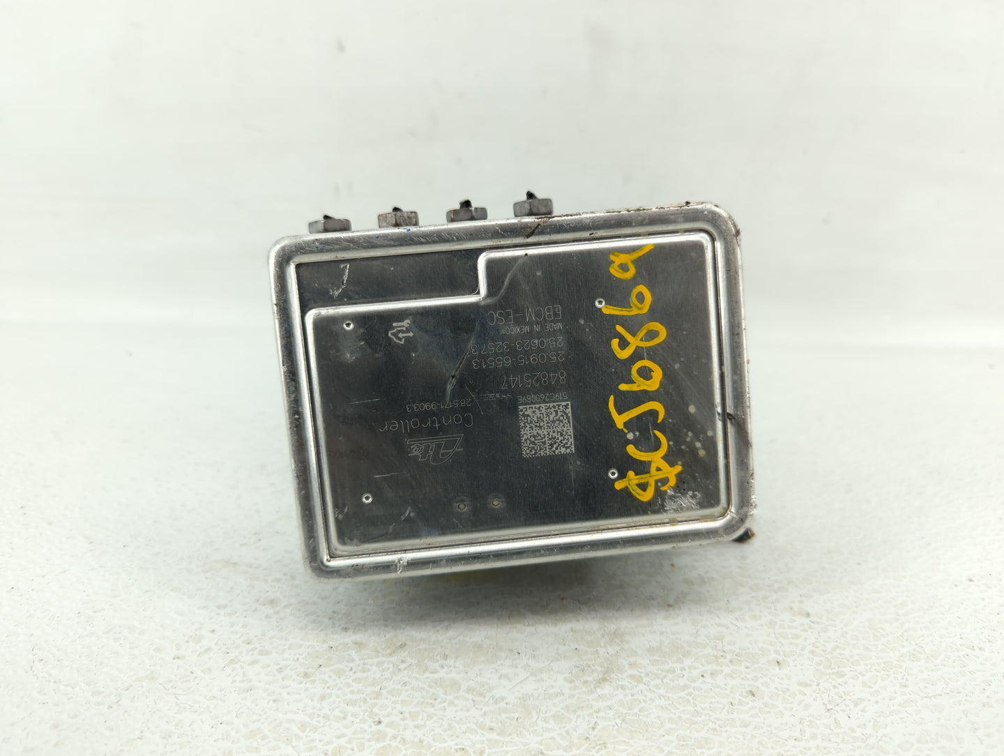2020-2022 Chevrolet Equinox ABS Pump Control Module Replacement P/N:84825144 84715330 Fits Fits 2020 2021 2022 OEM Used Auto