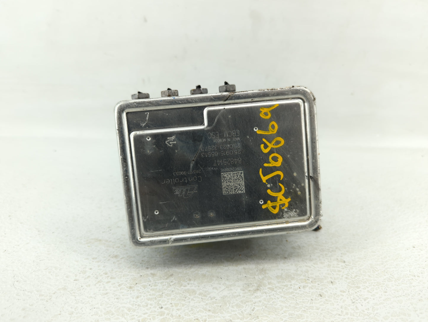 2020-2022 Chevrolet Equinox ABS Pump Control Module Replacement P/N:84825144 84715330 Fits Fits 2020 2021 2022 OEM Used Auto