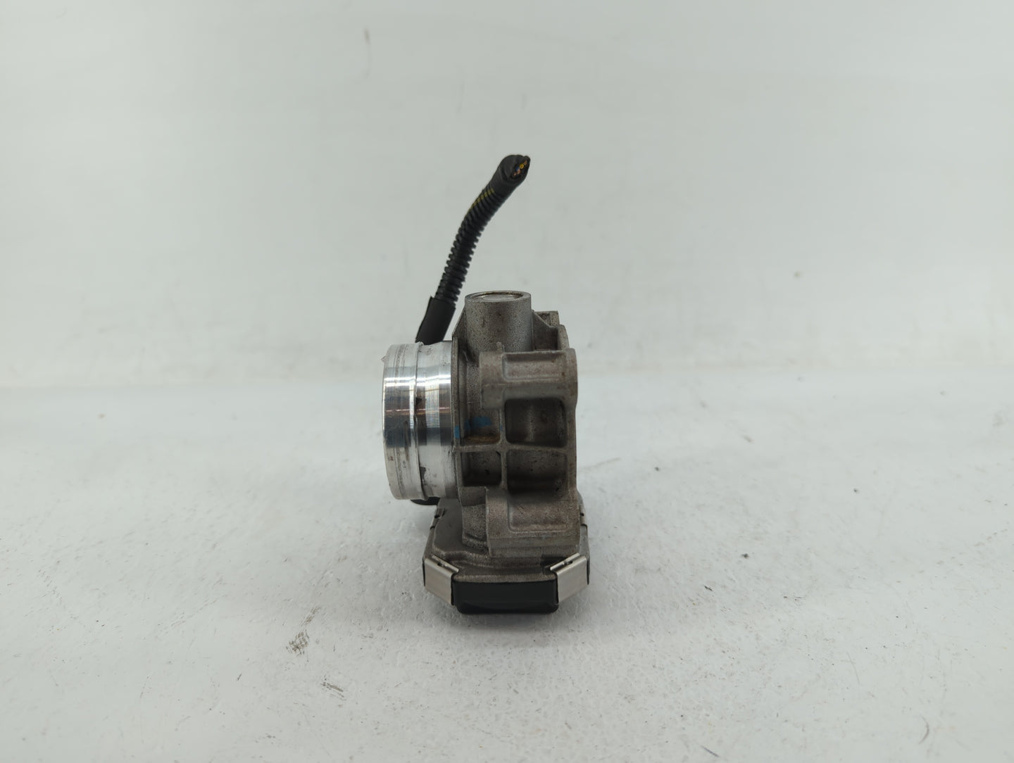 2018-2022 Chevrolet Equinox Throttle Body P/N:12671379AA Fits Fits 2016 2017 2018 2019 2020 2021 2022 OEM Used Auto Parts - 