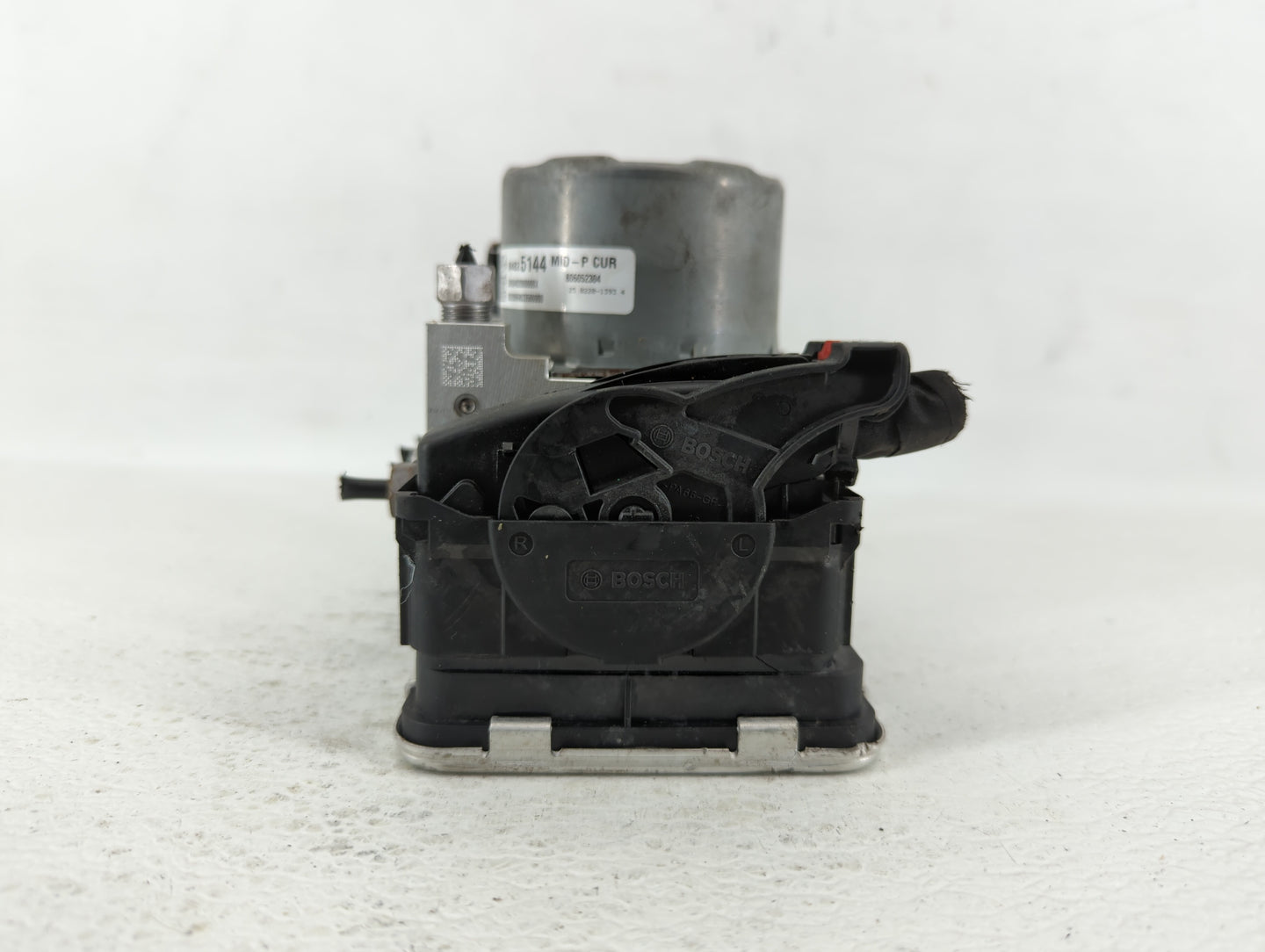 2020-2022 Chevrolet Equinox ABS Pump Control Module Replacement P/N:84825144 84715330 Fits Fits 2020 2021 2022 OEM Used Auto