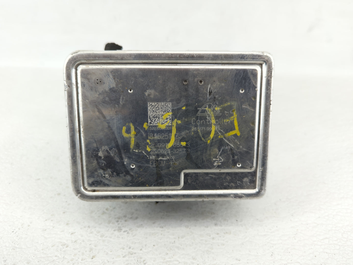 2020-2022 Chevrolet Equinox ABS Pump Control Module Replacement P/N:84825144 84715330 Fits Fits 2020 2021 2022 OEM Used Auto