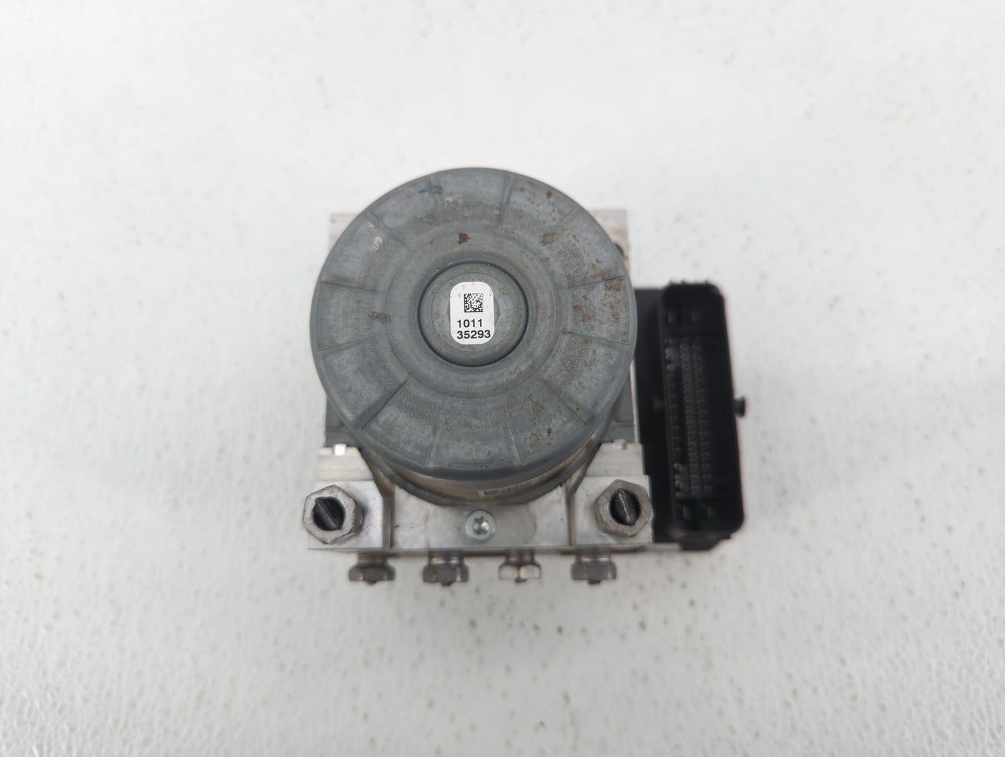 2020-2022 Chevrolet Equinox ABS Pump Control Module Replacement P/N:84825144 84715330 Fits Fits 2020 2021 2022 OEM Used Auto