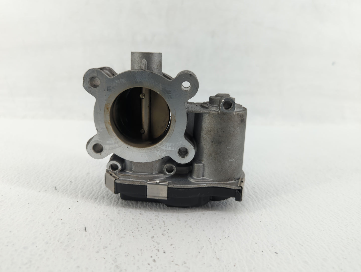 2018-2022 Chevrolet Equinox Throttle Body P/N:12671379AA Fits Fits 2016 2017 2018 2019 2020 2021 2022 OEM Used Auto Parts - 