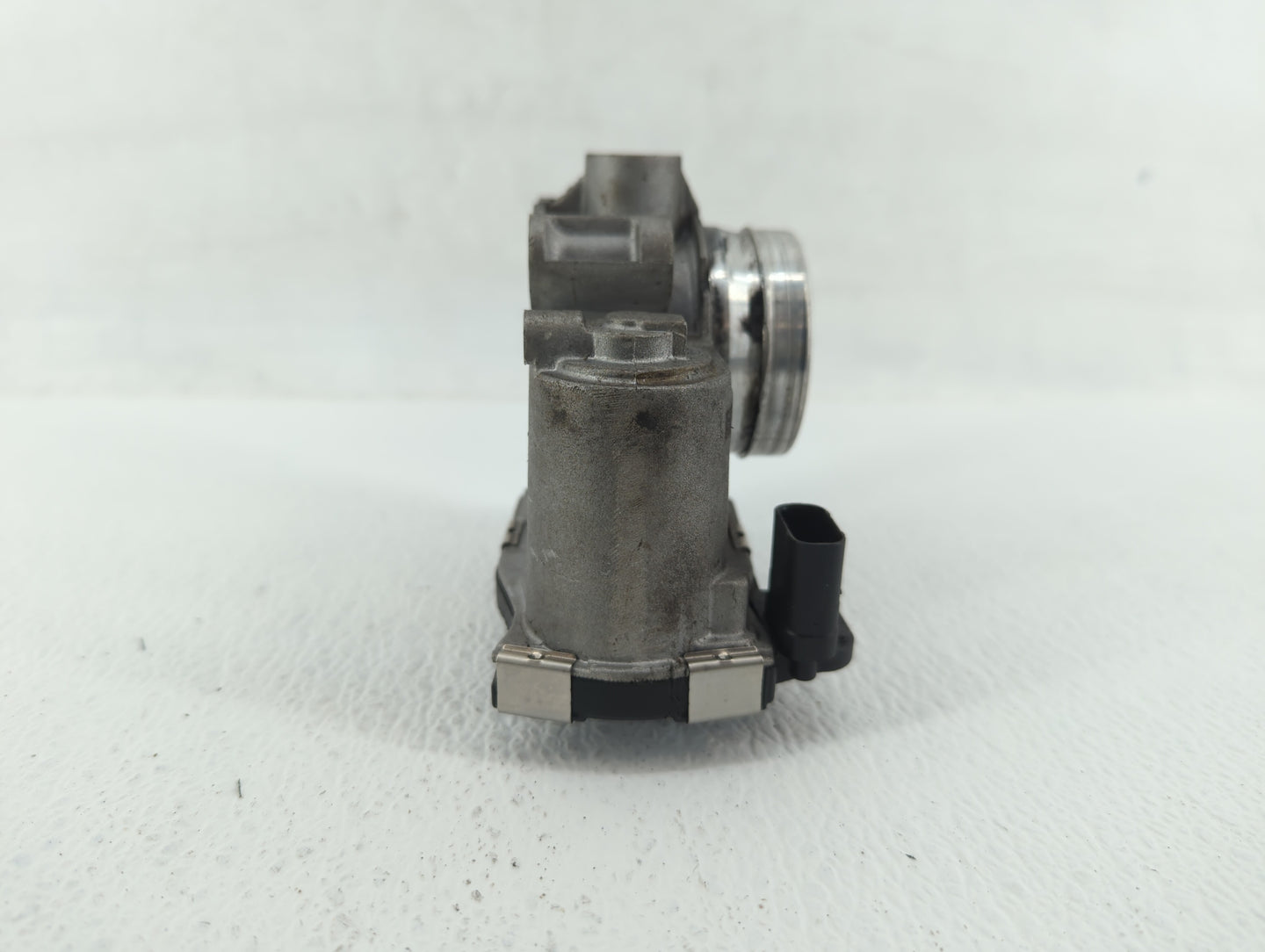 2018-2022 Chevrolet Equinox Throttle Body P/N:12671379AA Fits Fits 2016 2017 2018 2019 2020 2021 2022 OEM Used Auto Parts - 