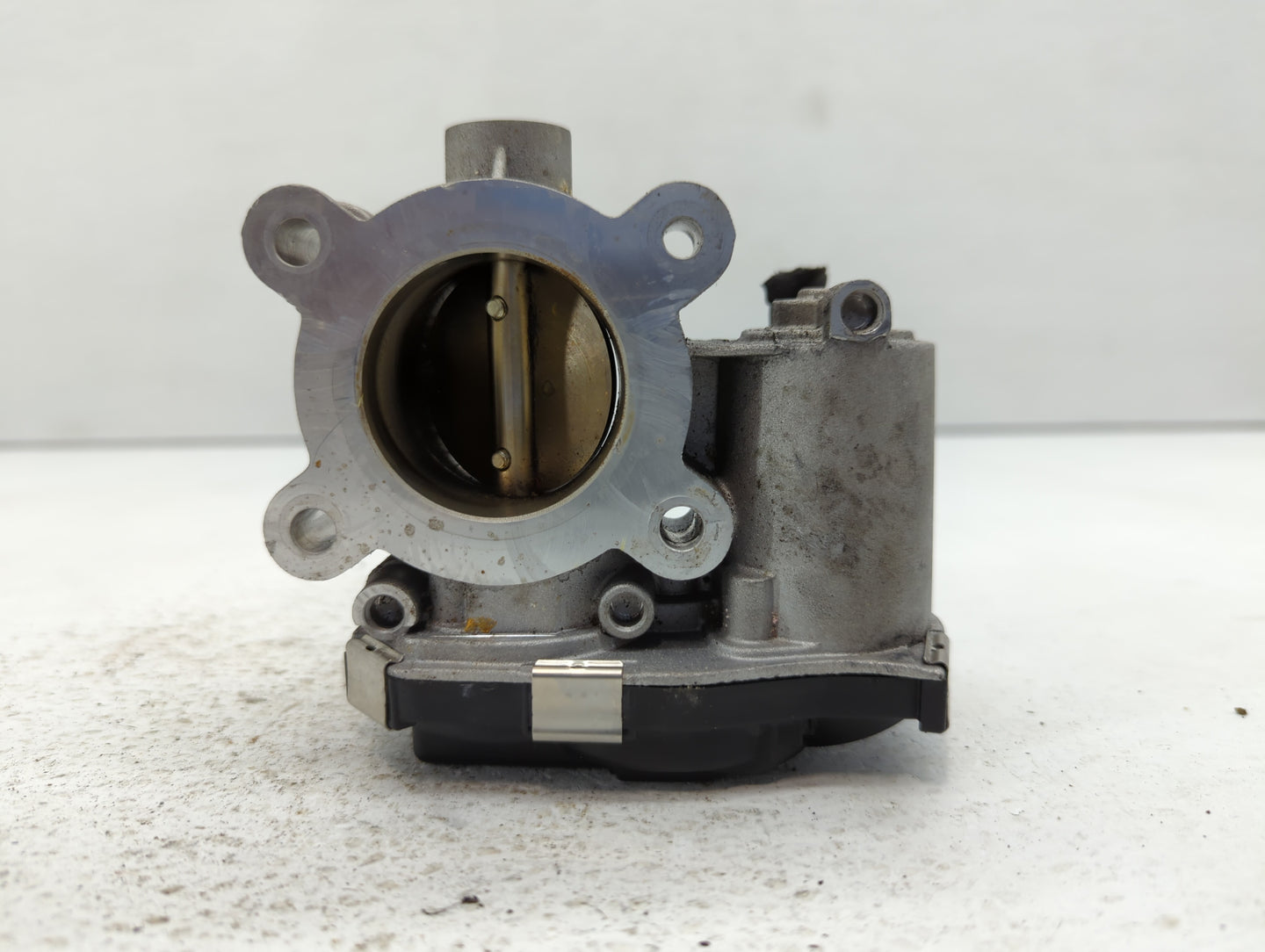 2018-2022 Chevrolet Equinox Throttle Body P/N:12671379AA Fits Fits 2016 2017 2018 2019 2020 2021 2022 OEM Used Auto Parts - 