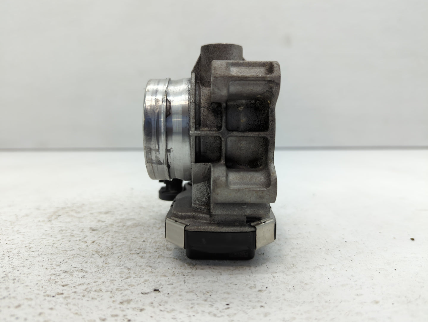 2018-2022 Chevrolet Equinox Throttle Body P/N:12671379AA Fits Fits 2016 2017 2018 2019 2020 2021 2022 OEM Used Auto Parts - 