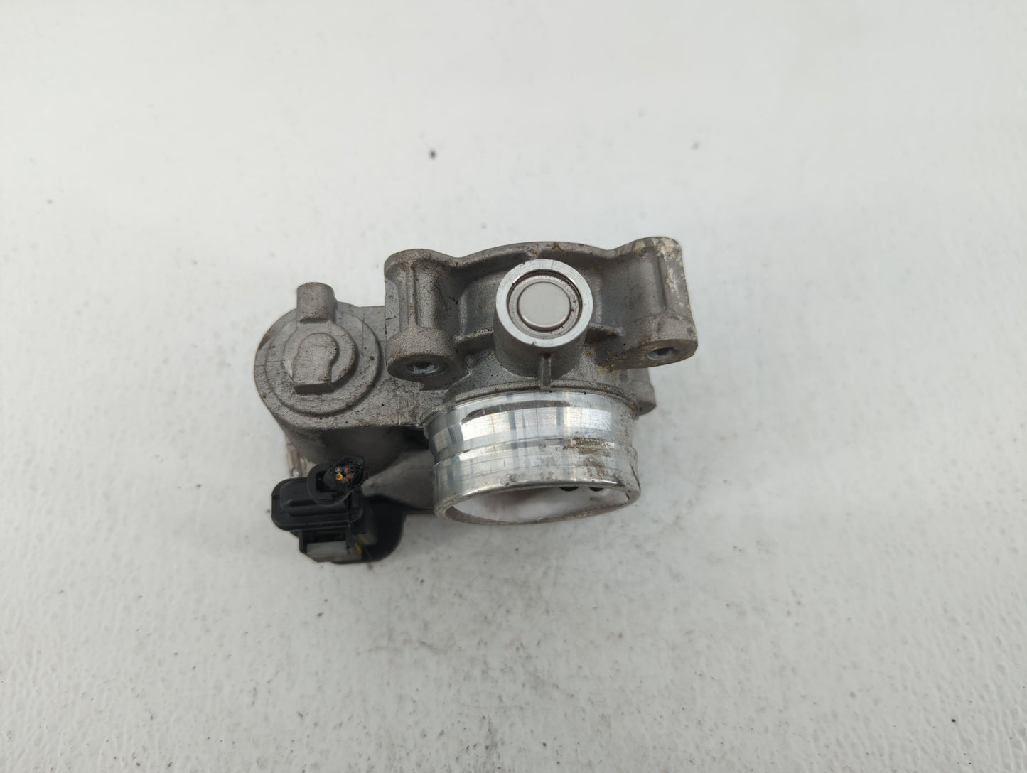 2018-2022 Chevrolet Equinox Throttle Body P/N:12671379AA Fits Fits 2016 2017 2018 2019 2020 2021 2022 OEM Used Auto Parts - 