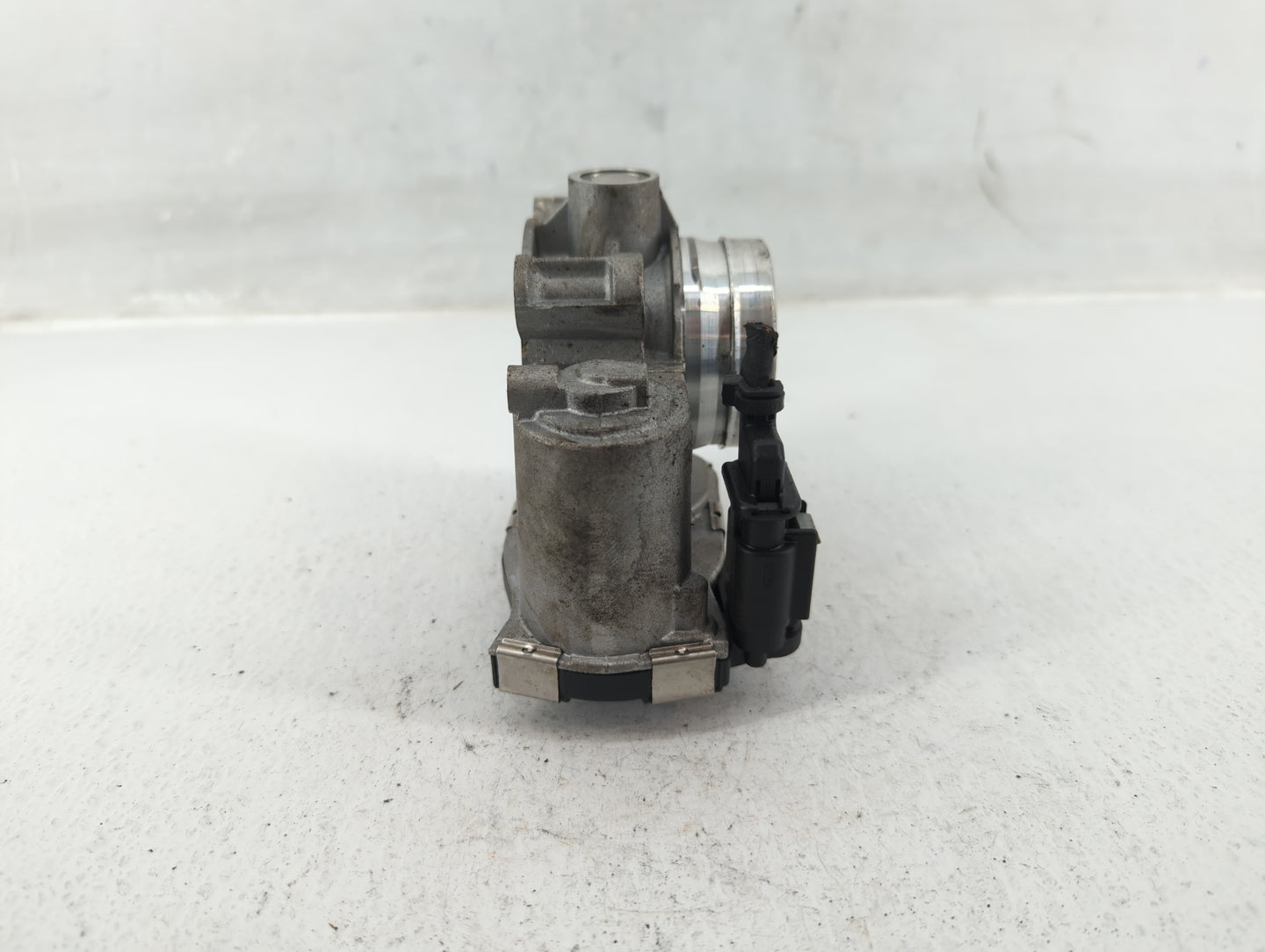 2018-2022 Chevrolet Equinox Throttle Body P/N:12671379AA Fits Fits 2016 2017 2018 2019 2020 2021 2022 OEM Used Auto Parts - 