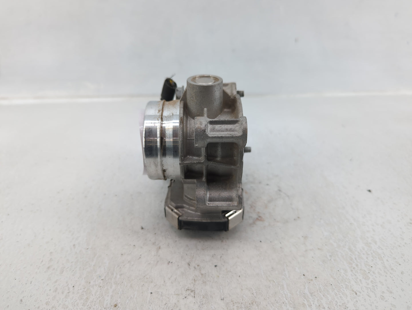 2018-2022 Chevrolet Equinox Throttle Body P/N:12671379AA Fits Fits 2016 2017 2018 2019 2020 2021 2022 OEM Used Auto Parts - 