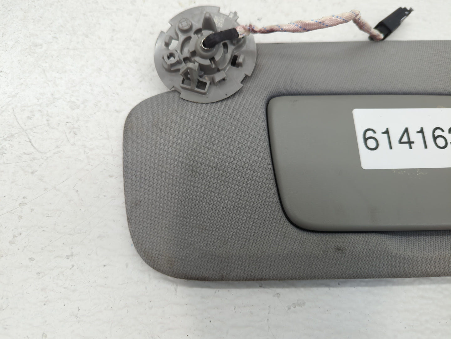 2020-2022 Chevrolet Equinox Sun Visor Shade Replacement Driver Left Mirror Fits Fits 2020 2021 2022 OEM Used Auto Parts - Oe