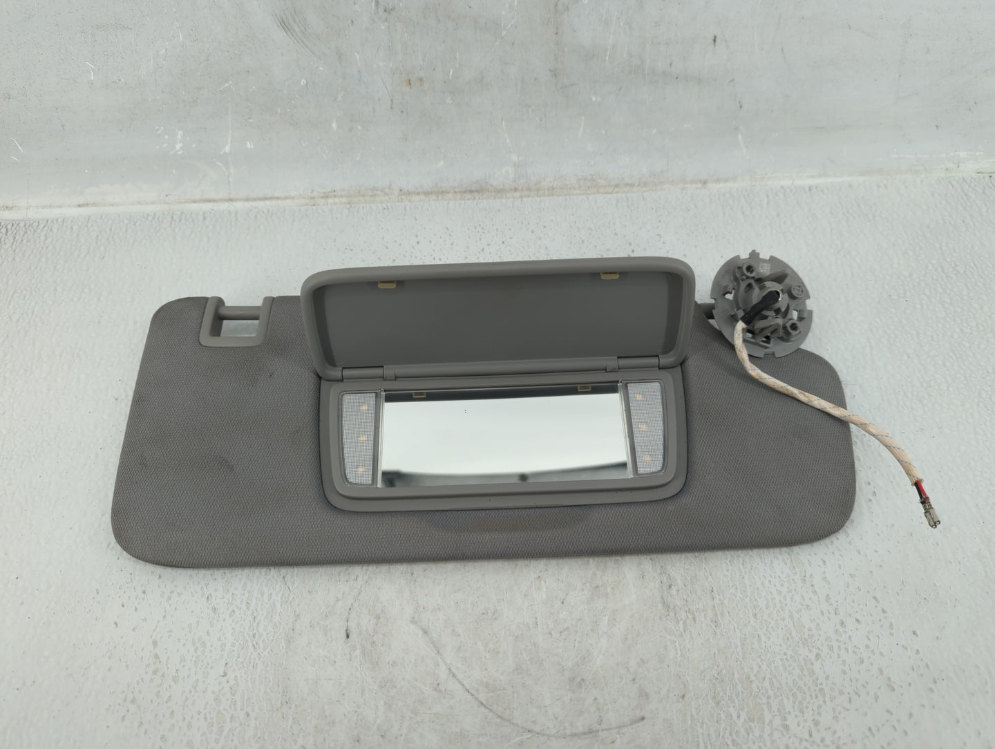 2020-2022 Chevrolet Equinox Sun Visor Shade Replacement Passenger Right Mirror Fits Fits 2020 2021 2022 OEM Used Auto Parts 