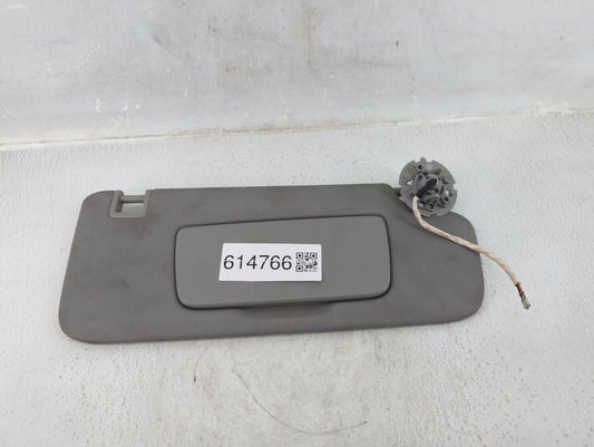 2020-2022 Chevrolet Equinox Sun Visor Shade Replacement Passenger Right Mirror Fits Fits 2020 2021 2022 OEM Used Auto Parts