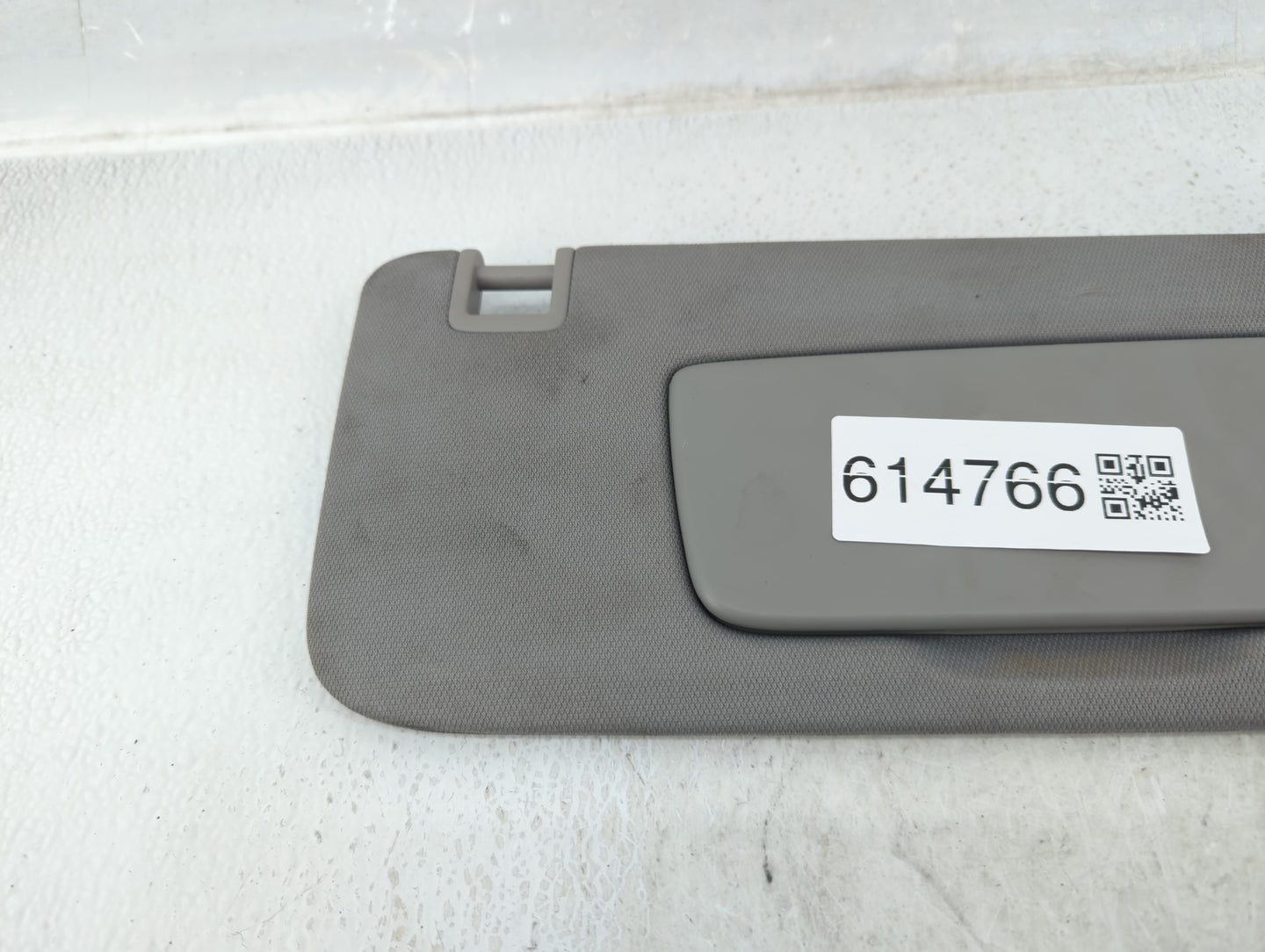 2020-2022 Chevrolet Equinox Sun Visor Shade Replacement Passenger Right Mirror Fits Fits 2020 2021 2022 OEM Used Auto Parts 