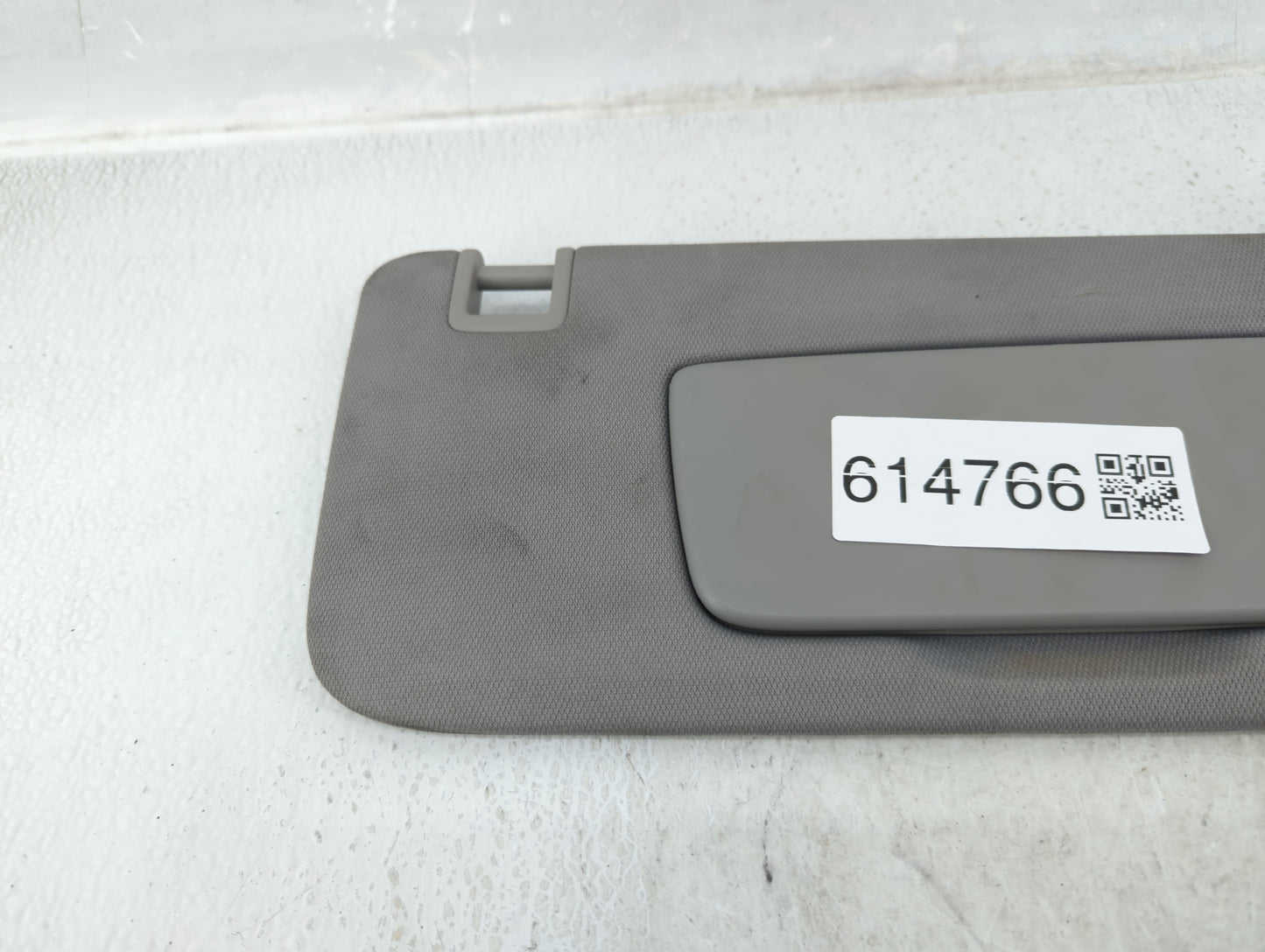 2020-2022 Chevrolet Equinox Sun Visor Shade Replacement Passenger Right Mirror Fits Fits 2020 2021 2022 OEM Used Auto Parts 