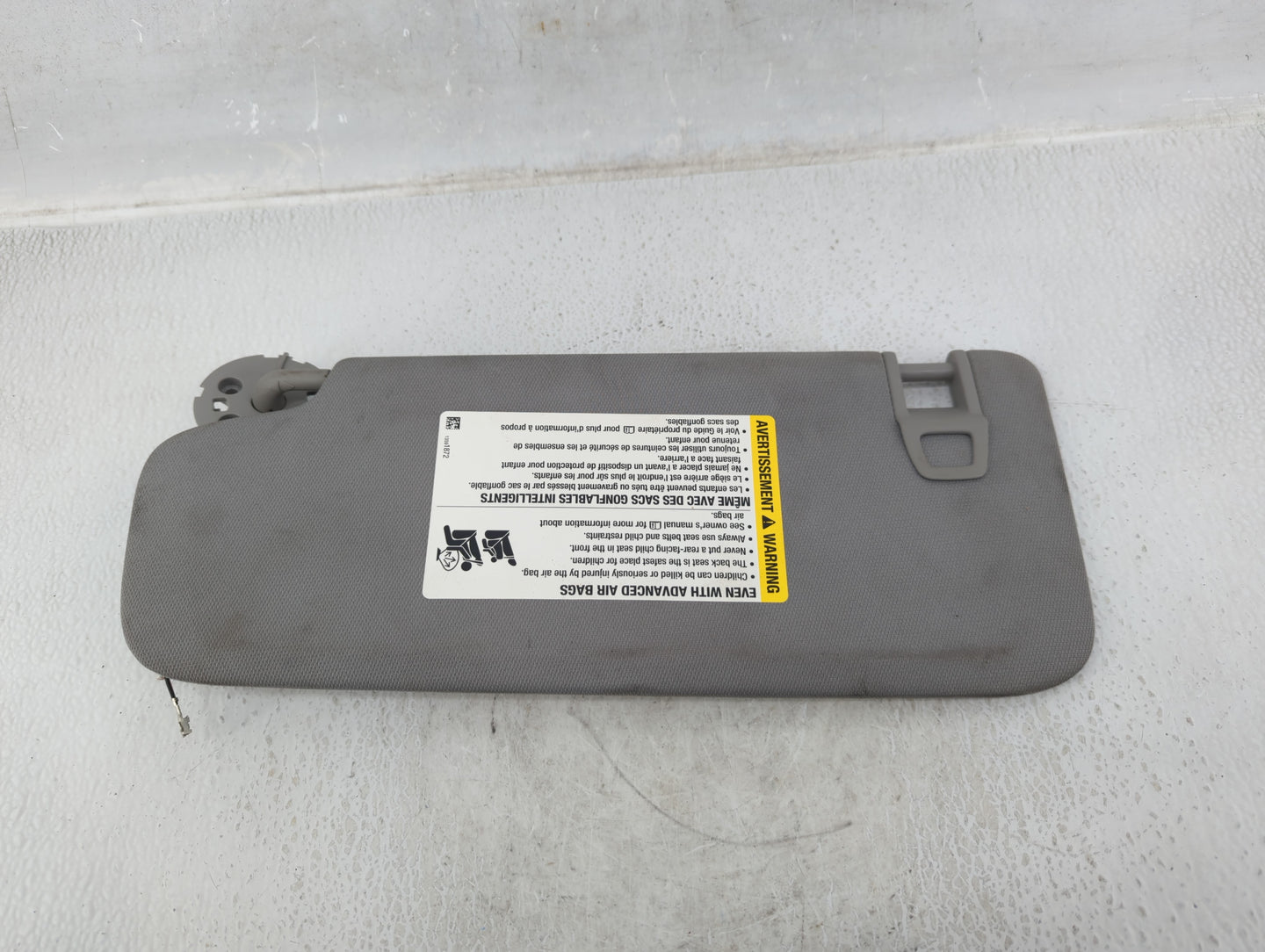 2020-2022 Chevrolet Equinox Sun Visor Shade Replacement Passenger Right Mirror Fits Fits 2020 2021 2022 OEM Used Auto Parts 