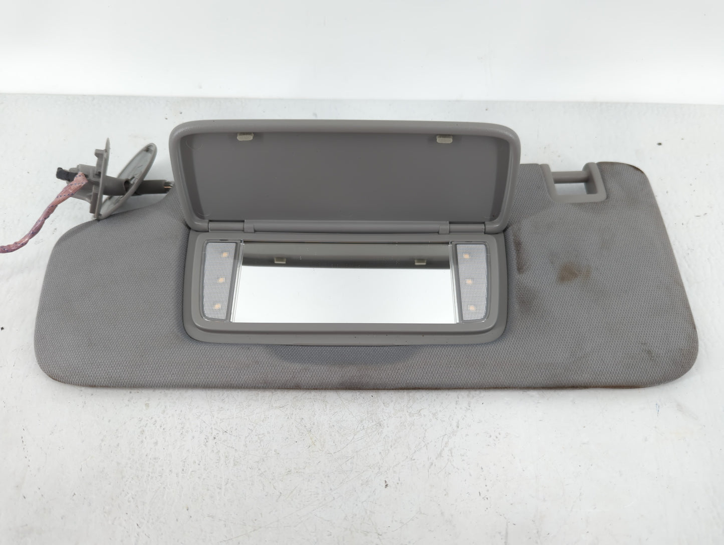 2020-2022 Chevrolet Equinox Sun Visor Shade Replacement Driver Left Mirror Fits Fits 2020 2021 2022 OEM Used Auto Parts - Oe