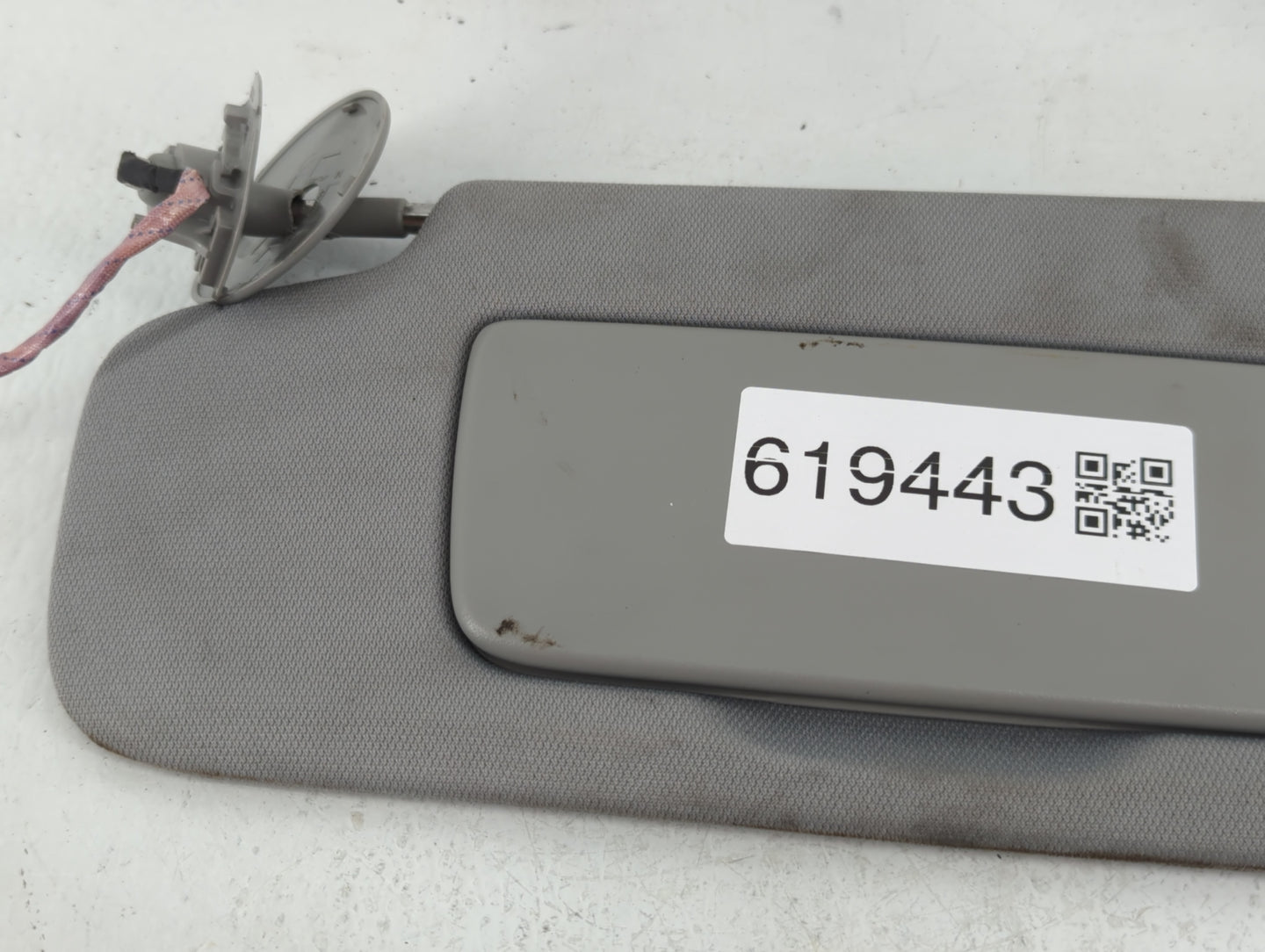 2020-2022 Chevrolet Equinox Sun Visor Shade Replacement Driver Left Mirror Fits Fits 2020 2021 2022 OEM Used Auto Parts - Oe