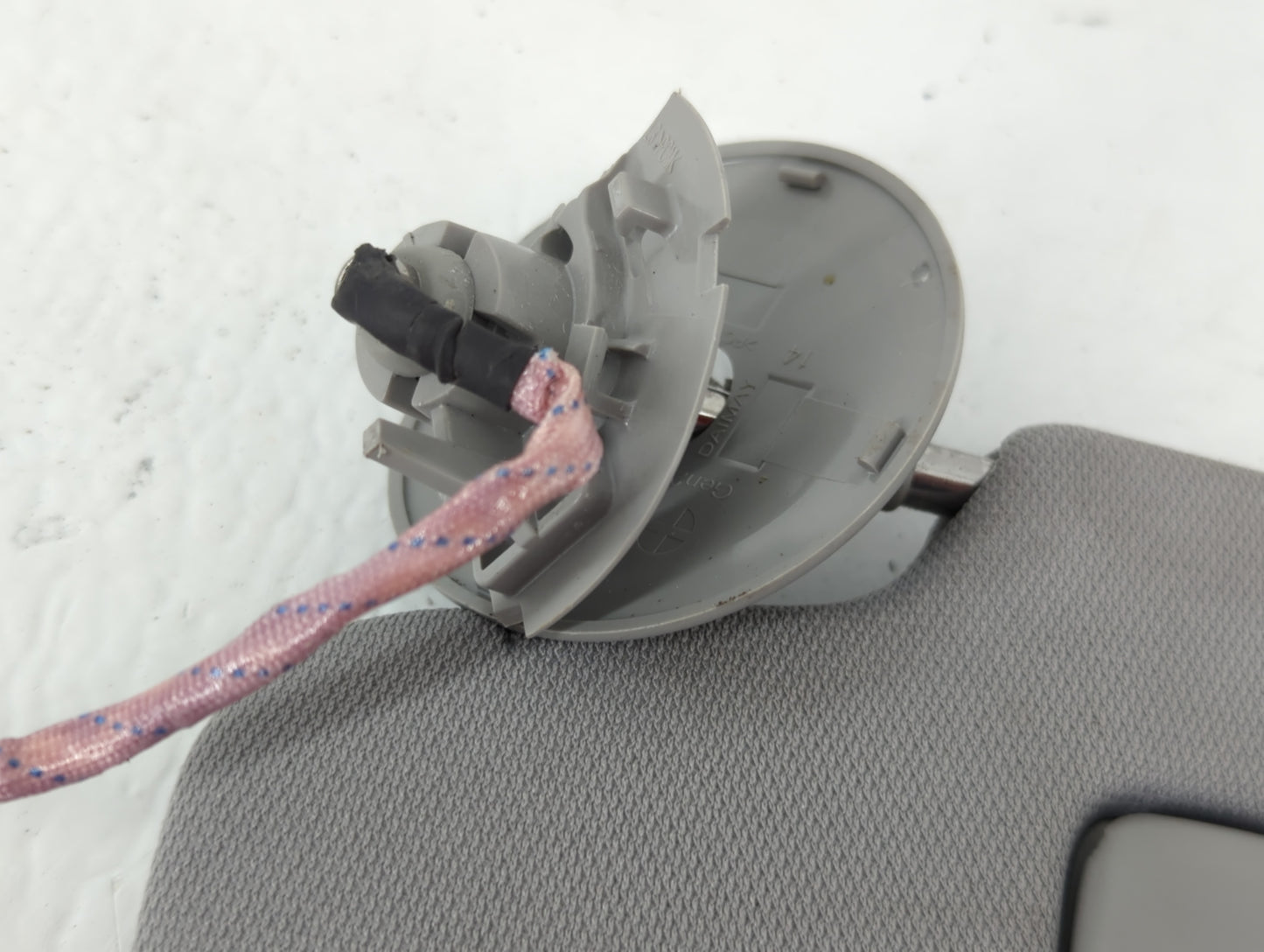 2020-2022 Chevrolet Equinox Sun Visor Shade Replacement Driver Left Mirror Fits Fits 2020 2021 2022 OEM Used Auto Parts - Oe