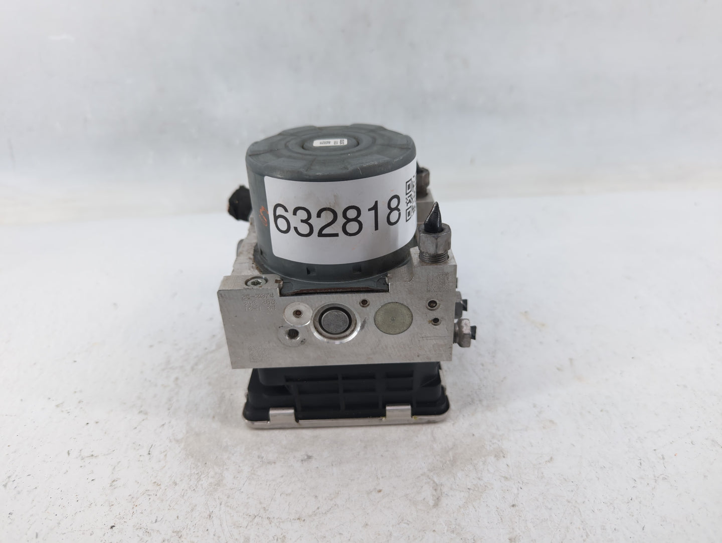 2020-2022 Chevrolet Equinox ABS Pump Control Module Replacement P/N:84825144 Fits Fits 2020 2021 2022 OEM Used Auto Parts - 