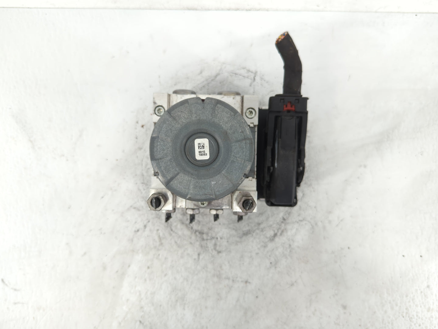 2020 Chevrolet Equinox ABS Pump Control Module Replacement P/N:84715330 Fits Fits 2021 OEM Used Auto Parts - Oemusedautopart