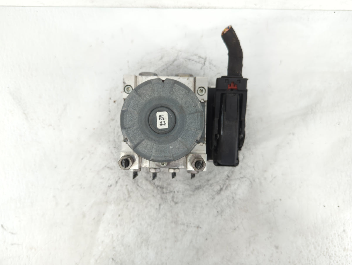 2020 Chevrolet Equinox Anti-Lock Brake ABS Pump Module Actuator OEM P/N:84715330 Fits Fits 2021 OEM Used Auto Parts - Oemuse