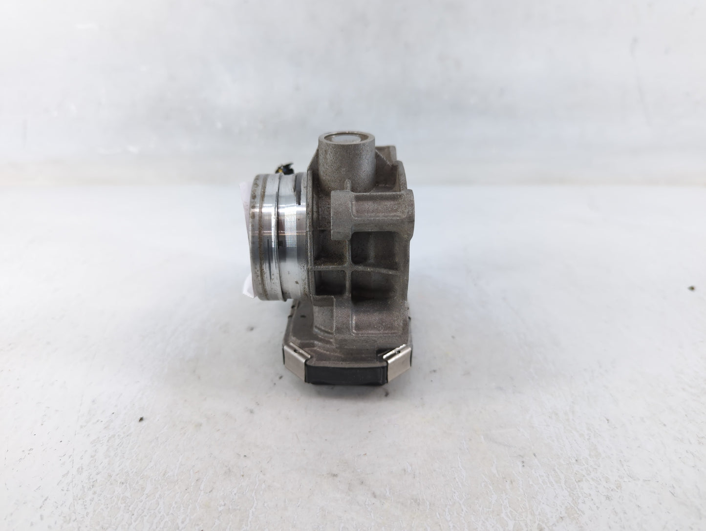 2018-2022 Chevrolet Equinox Throttle Body P/N:12671379AA Fits Fits 2016 2017 2018 2019 2020 2021 2022 OEM Used Auto Parts - 