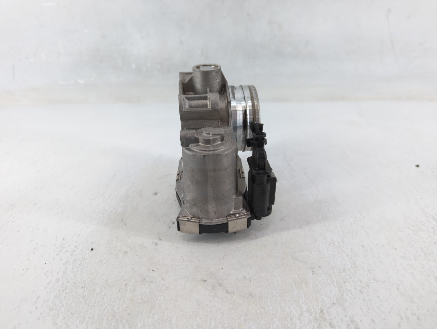 2018-2022 Chevrolet Equinox Throttle Body P/N:12671379AA Fits Fits 2016 2017 2018 2019 2020 2021 2022 OEM Used Auto Parts - 