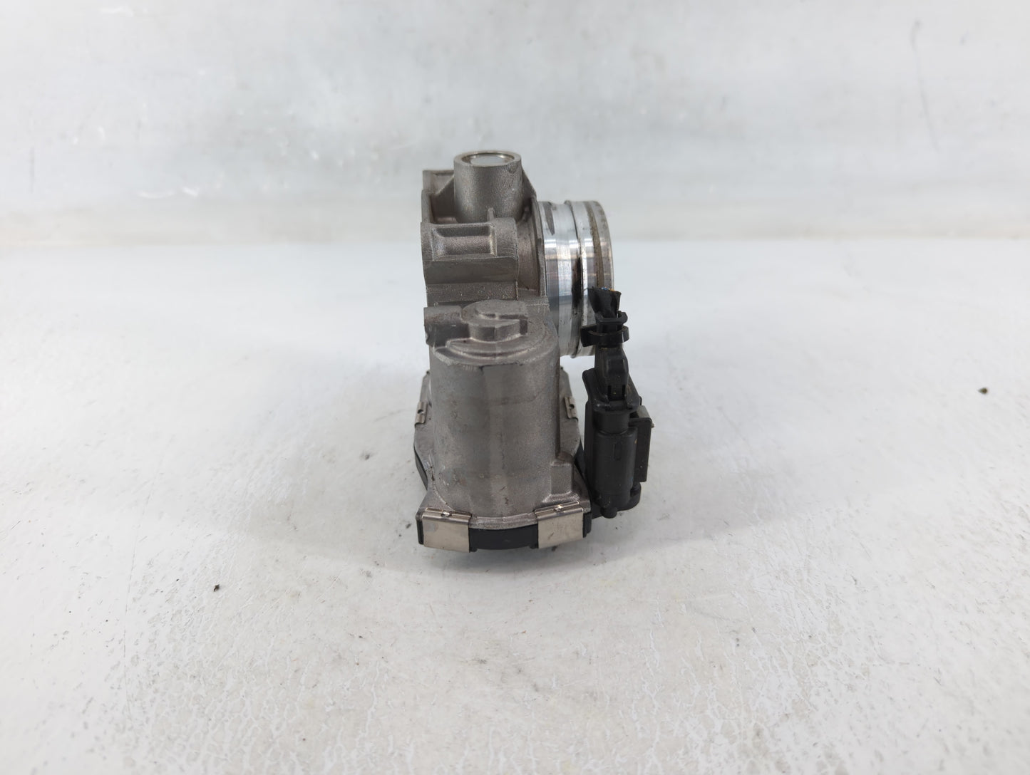 2018-2022 Chevrolet Equinox Throttle Body P/N:12671379AA Fits Fits 2016 2017 2018 2019 2020 2021 2022 OEM Used Auto Parts - 