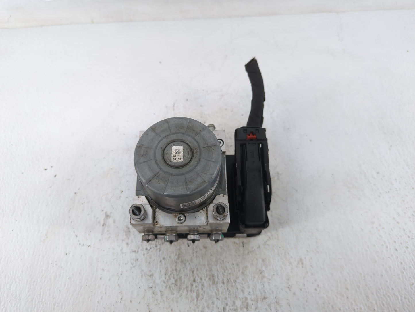 2020-2022 Chevrolet Equinox ABS Pump Control Module Replacement P/N:84825144 Fits Fits 2020 2021 2022 OEM Used Auto Parts - 