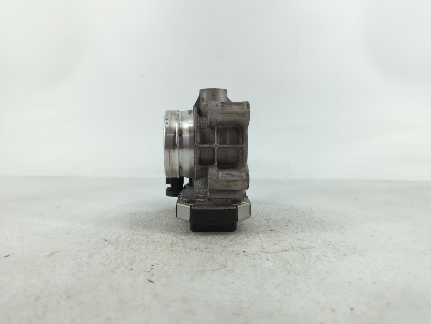 2018-2022 Chevrolet Equinox Throttle Body P/N:12671379AA Fits Fits 2016 2017 2018 2019 2020 2021 2022 OEM Used Auto Parts - 