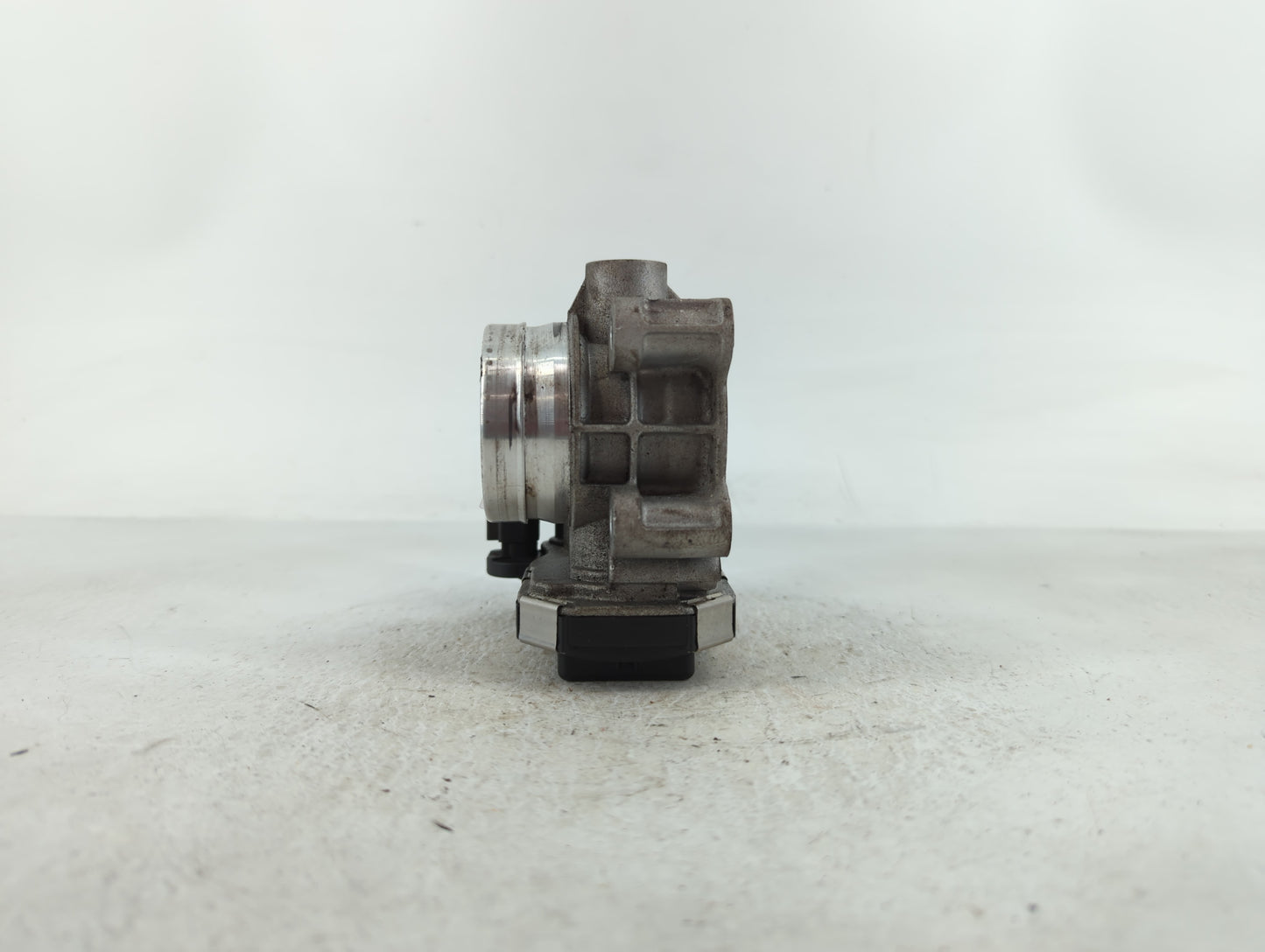 2018-2022 Chevrolet Equinox Throttle Body P/N:12671379AA Fits Fits 2016 2017 2018 2019 2020 2021 2022 OEM Used Auto Parts - 
