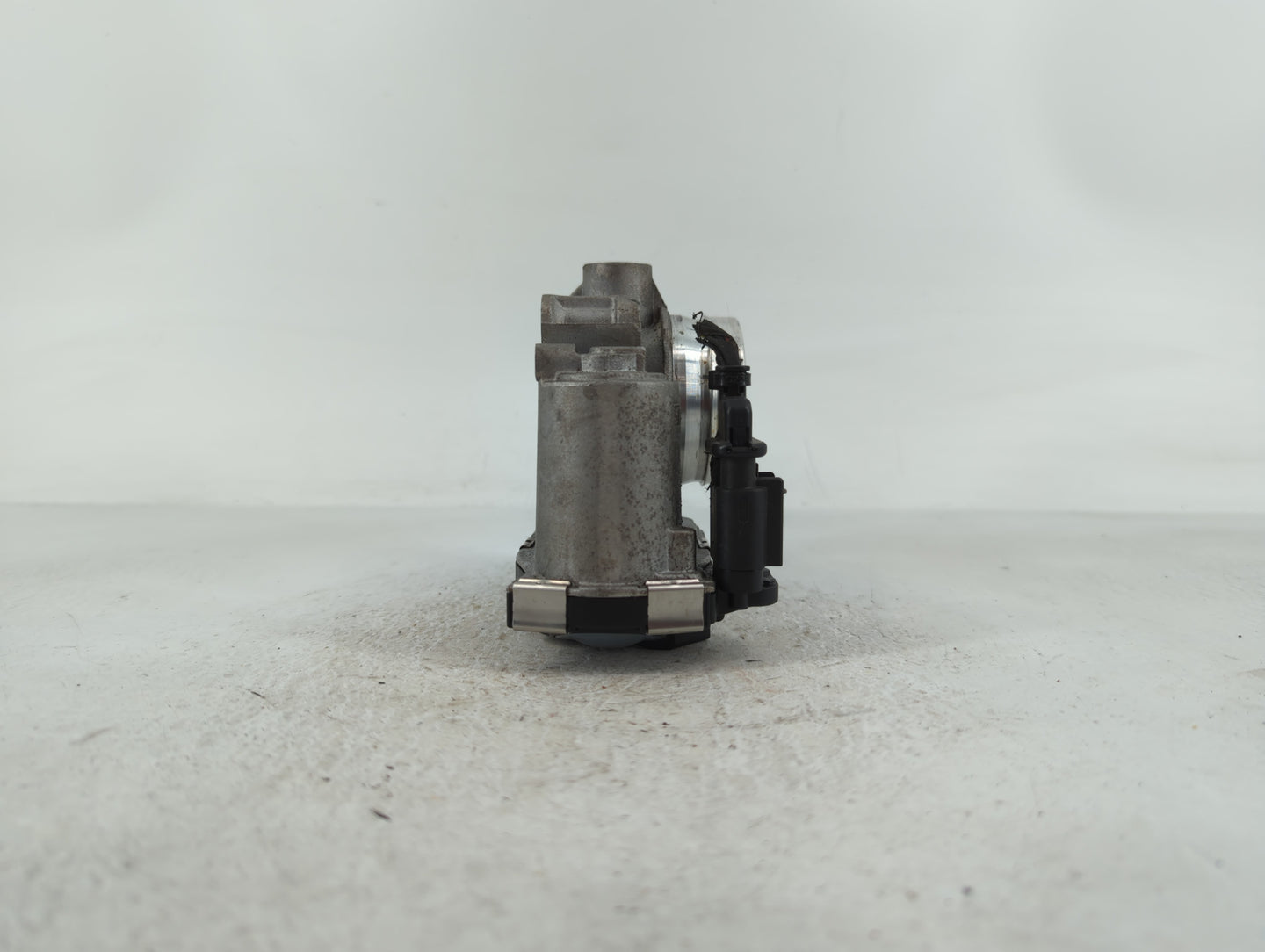 2018-2022 Chevrolet Equinox Throttle Body P/N:12671379AA Fits Fits 2016 2017 2018 2019 2020 2021 2022 OEM Used Auto Parts - 