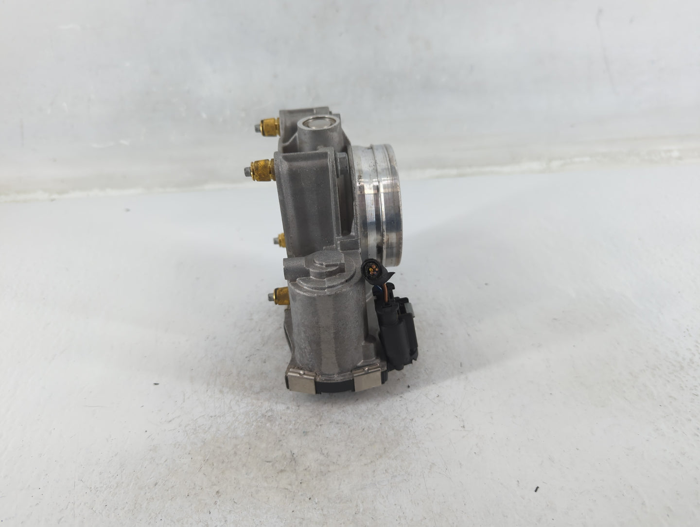 2018-2020 Chevrolet Equinox Throttle Body P/N:12681472AA Fits Fits 2013 2014 2015 2016 2017 2018 2019 2020 2021 OEM Used Aut