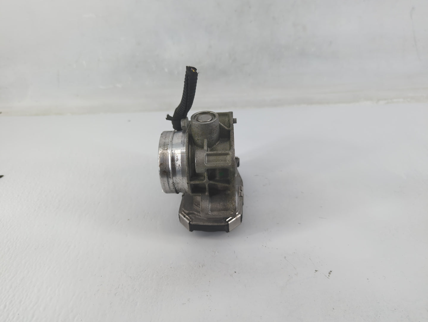 2018-2022 Chevrolet Equinox Throttle Body P/N:12671379AA Fits Fits 2016 2017 2018 2019 2020 2021 2022 OEM Used Auto Parts - 