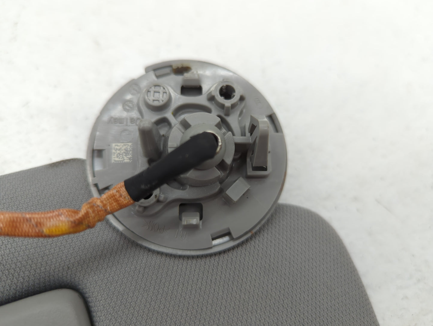 2020-2022 Chevrolet Equinox Sun Visor Shade Replacement Passenger Right Mirror Fits Fits 2020 2021 2022 OEM Used Auto Parts 